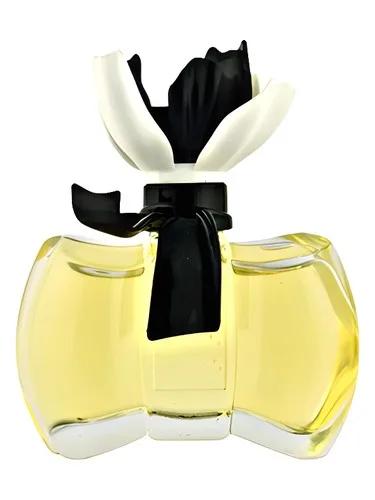 La Petite Fleur Blanche — Paris Elysees