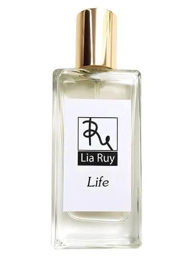 Life — Lia Ruy