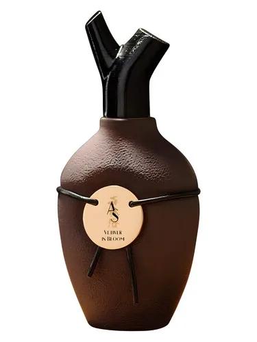 Vetiver in Bloom — Scents of Wood