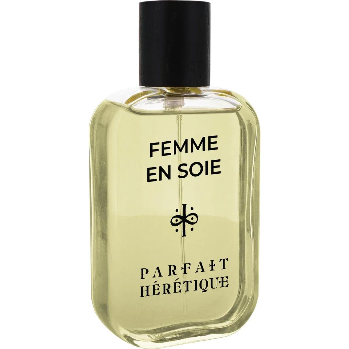 Femme en Soie — Patio
